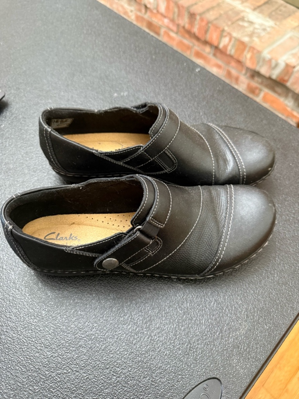 Women’s Black Clarks size 9.5 - Picture 2 of 7